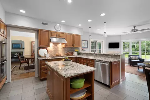 Undisclosed, River Forest, IL 60305 photo 14