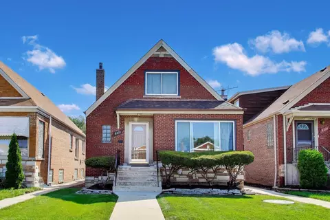 8221 S Troy St, Chicago, IL 60652