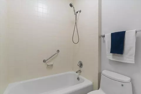 Bath - 400 E Ohio St #2003, Chicago, IL 60611 photo 5 of 5