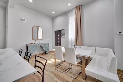 Dining - 7228 39th St #1E, Lyons, IL 60534 photo 1 of 2
