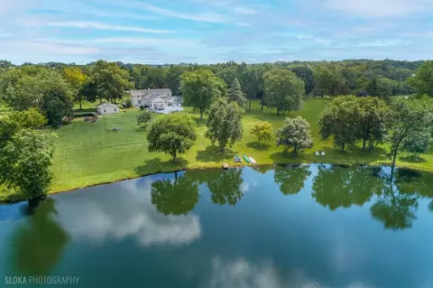 62 Dundee Ln, Barrington Hills, IL 60010