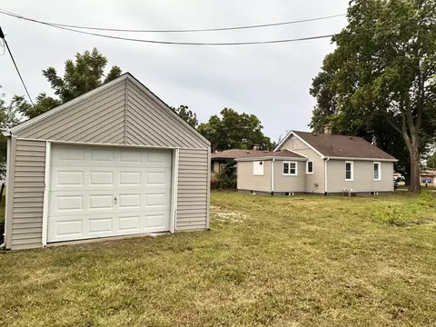 Exterior - 108 18th Ave, Naplate, IL 61350 photo 5 of 5