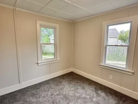 Bedroom - 108 18th Ave, Naplate, IL 61350 photo 2 of 4