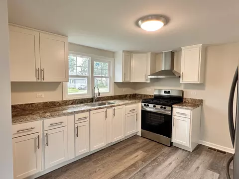 Kitchen - 108 18th Ave, Naplate, IL 61350 photo 2 of 4