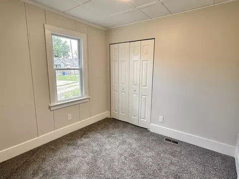 Bedroom - 108 18th Ave, Naplate, IL 61350 photo 1 of 4