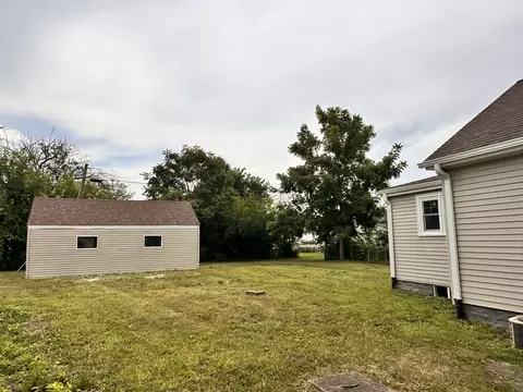 Exterior - 108 18th Ave, Naplate, IL 61350 photo 4 of 5