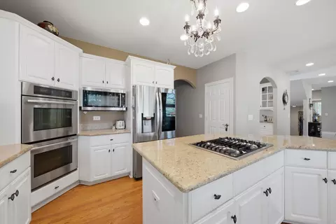 Kitchen - 1108 Chadwick Ct, Aurora, IL 60502 photo 4 of 5