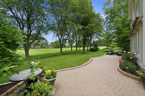 Exterior - 1108 Chadwick Ct, Aurora, IL 60502 photo 5 of 6