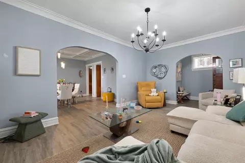 Living - 11548 S Normal Ave, Chicago, IL 60628 photo 3 of 4