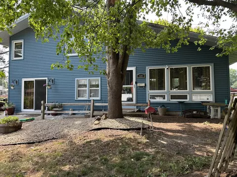 320 E Lincoln Ave, Watseka, IL 60970