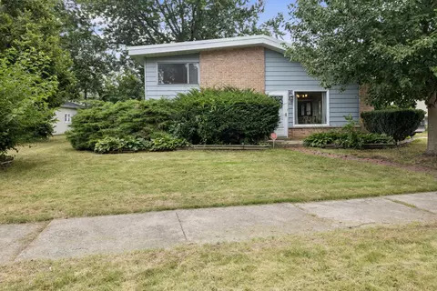 105 Willow St, Park Forest, IL 60466
