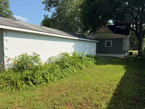 Exterior - 175 E Union St, Seneca, IL 61360 photo 3 of 4