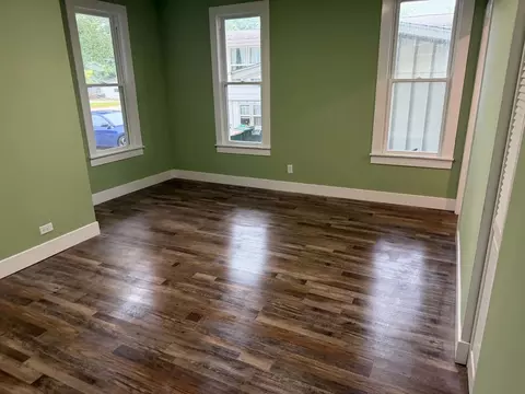Living - 175 E Union St, Seneca, IL 61360 photo 3 of 5