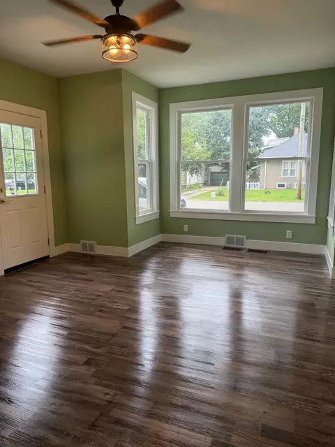 Living - 175 E Union St, Seneca, IL 61360 photo 5 of 5