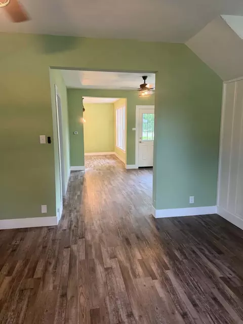 Entry Way - 175 E Union St, Seneca, IL 61360 photo 2 of 2