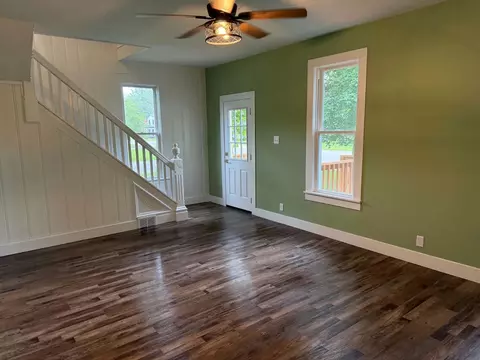 Living - 175 E Union St, Seneca, IL 61360 photo 1 of 5