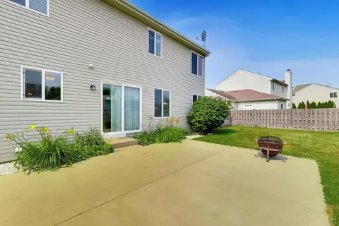 Exterior - 6820 Ayre Dr, Mchenry, IL 60050 photo 5 of 8