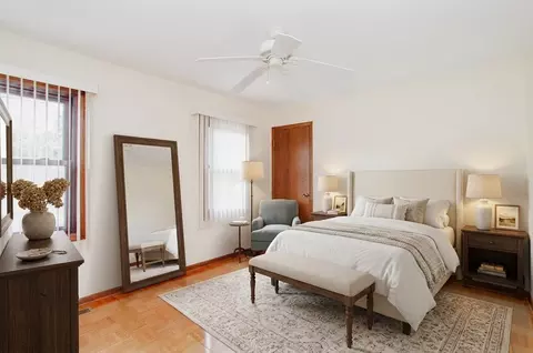 Bedroom - 358 E Beech Dr, Schaumburg, IL 60193 photo 3 of 4