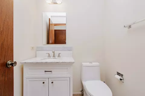 Bath - 358 E Beech Dr, Schaumburg, IL 60193 photo 1 of 3