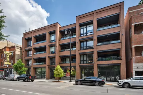 3037 N Lincoln Ave #205, Chicago, IL 60657