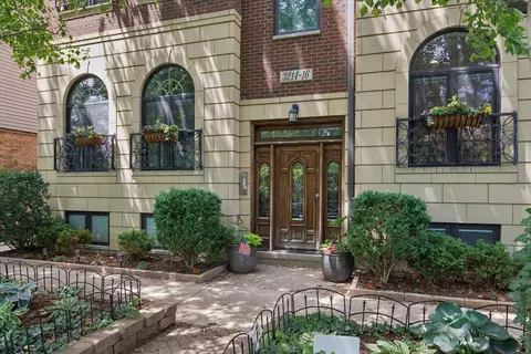 3216 N Ravenswood Ave #1N, Chicago, IL 60657