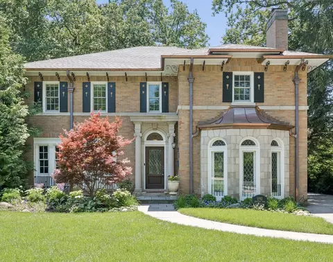 1192 Chatfield Rd, Winnetka, IL 60093
