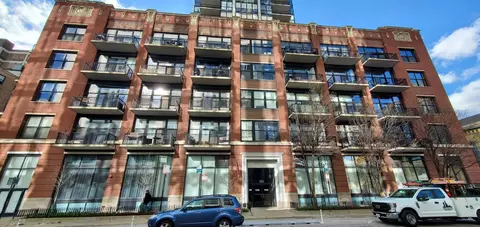 210 S Desplaines St #512, Chicago, IL 60661
