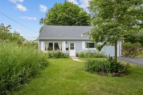 1002 Ridge Rd, Highland Park, IL 60035