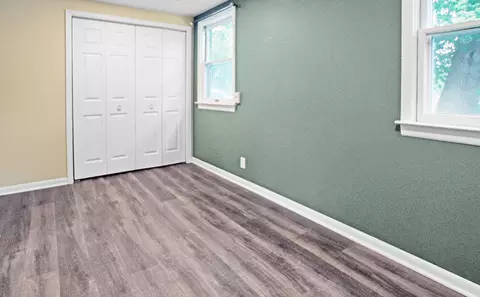 Bedroom - 4919 Parkview Dr, Mccullom Lake, IL 60050 photo 2 of 3