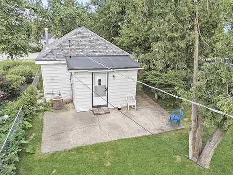 Exterior - 4919 Parkview Dr, Mccullom Lake, IL 60050 photo 1 of 4