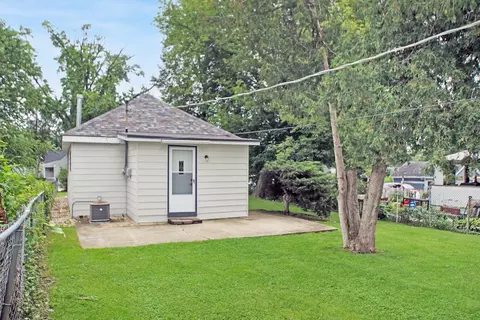 Exterior - 4919 Parkview Dr, Mccullom Lake, IL 60050 photo 3 of 4