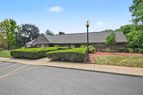 Exterior - 108 E Bailey Rd #B, Naperville, IL 60565 photo 1 of 2