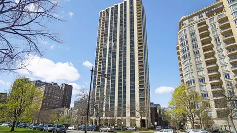 2500 N Lakeview Ave #2105, Chicago, IL 60614