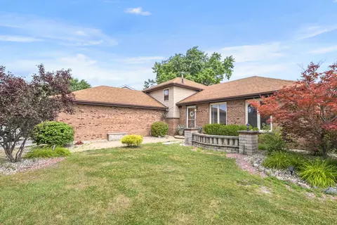 7048 Brementowne Rd, Tinley Park, IL 60477