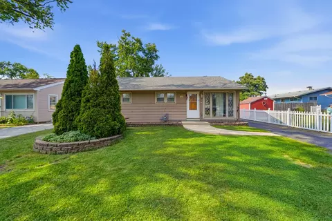 1107 Elmhurst St, Bensenville, IL 60106