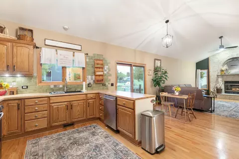Kitchen - 8404 Squirrel Dr, Spring Grove, IL 60081 photo 2 of 6