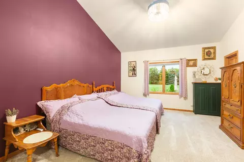 Bedroom - 8404 Squirrel Dr, Spring Grove, IL 60081 photo 2 of 3