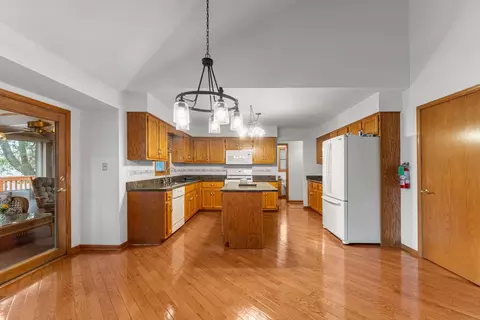 Kitchen - 5037 W Herbert Ct, Monee, IL 60449 photo 2 of 4
