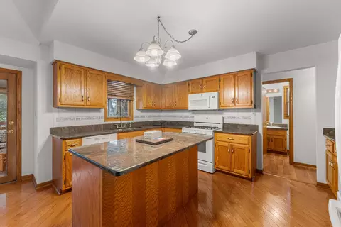 Kitchen - 5037 W Herbert Ct, Monee, IL 60449 photo 3 of 4