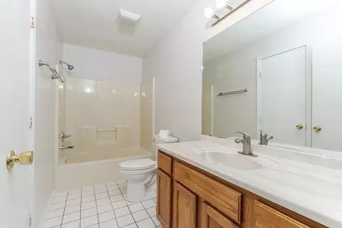 Bath - 2516 Timber View Dr, Bloomington, IL 61701 photo 2 of 3