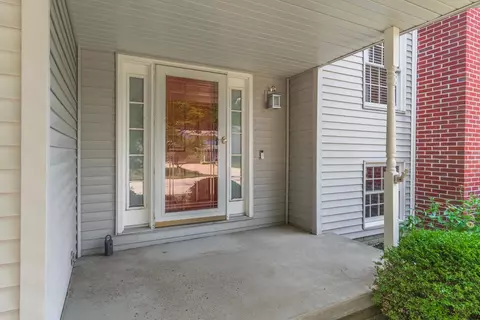 Exterior - 2516 Timber View Dr, Bloomington, IL 61701 photo 2 of 16