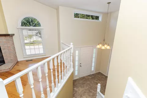 Entry Way - 2516 Timber View Dr, Bloomington, IL 61701 photo 3 of 4