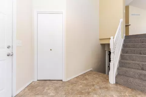 Entry Way - 2516 Timber View Dr, Bloomington, IL 61701 photo 2 of 4