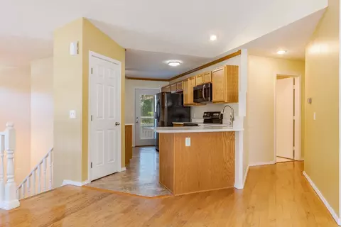 Entry Way - 2516 Timber View Dr, Bloomington, IL 61701 photo 4 of 4