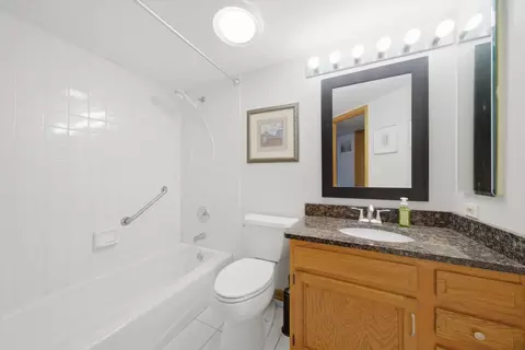 Bath - 545 S River Rd #505, Des Plaines, IL 60016 photo 2 of 2