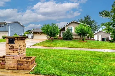258 Cunningham Ln, Bloomingdale, IL 60108