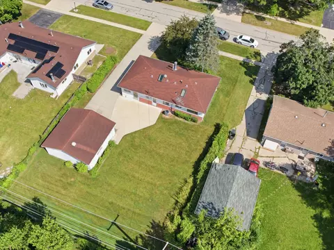 View/Area - 75 Maricopa Ln, Hoffman Estates, IL 60169 photo 2 of 7