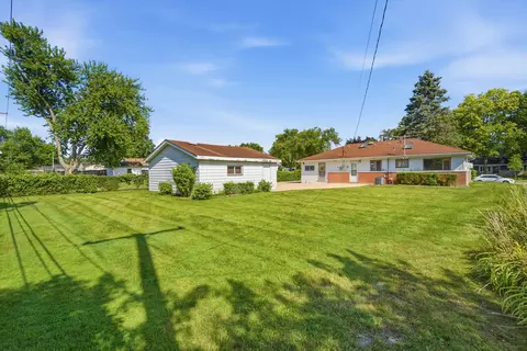 Exterior - 75 Maricopa Ln, Hoffman Estates, IL 60169 photo 5 of 5