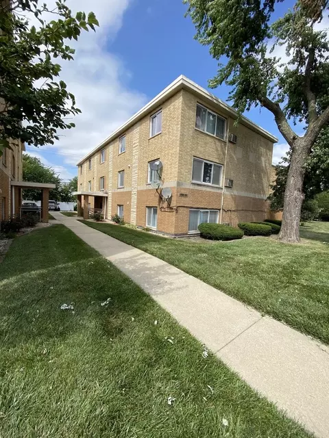 5580 S Archer Ave #1C, Chicago, IL 60638