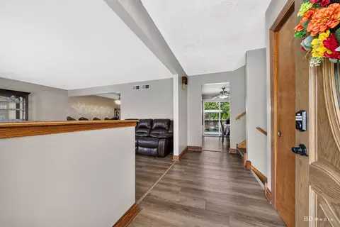Entry Way - 7288 W 83rd St, Bridgeview, IL 60455 photo 1 of 2